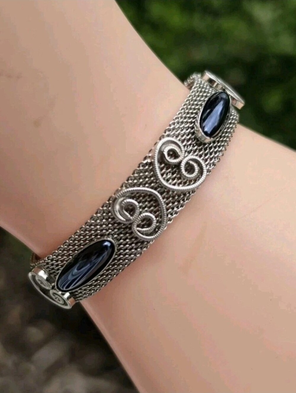 Vintage Silver Tone Mesh Bracelet Black Glass Cabochon Gothic Boho Adjustable